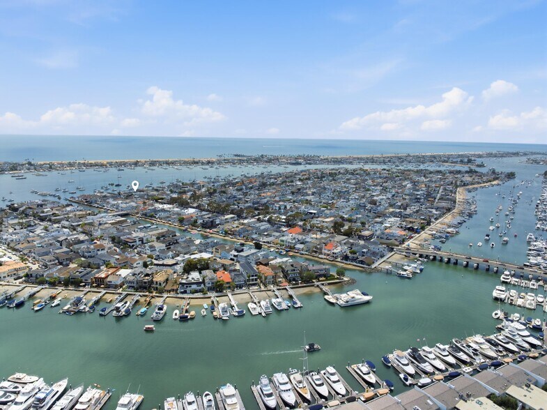 More Photos Of 104 Onyx Ave, Newport Beach Specialty For Sale