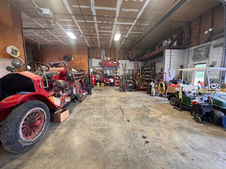 More Photos Of 5135 Route 9G, Tivoli Auto Repair For Sale