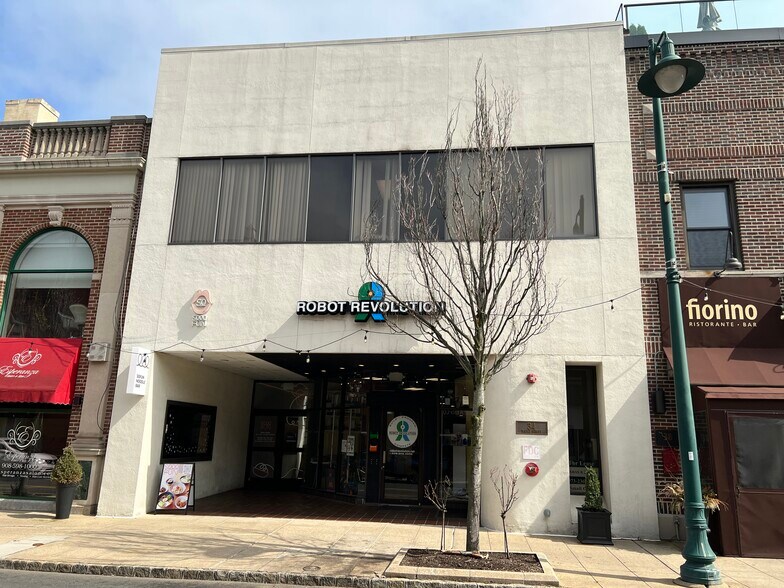 Primary Photo Of 34-36 Maple St, Summit Storefront Retail Office For Lease