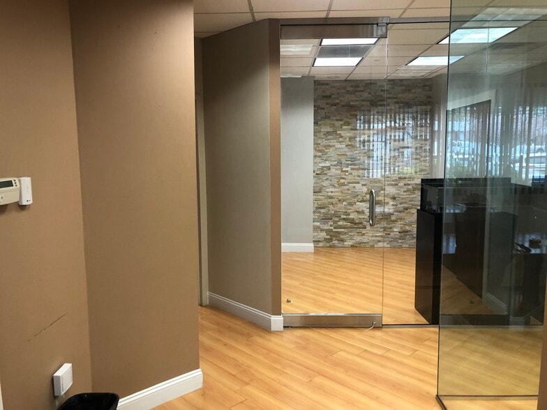 More Photos Of 45 Essex St, Millburn Bank For Lease