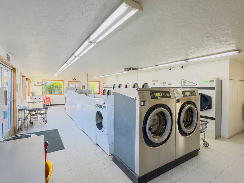 More Photos Of 1027 Linden Ave, Lewiston Carwash For Sale