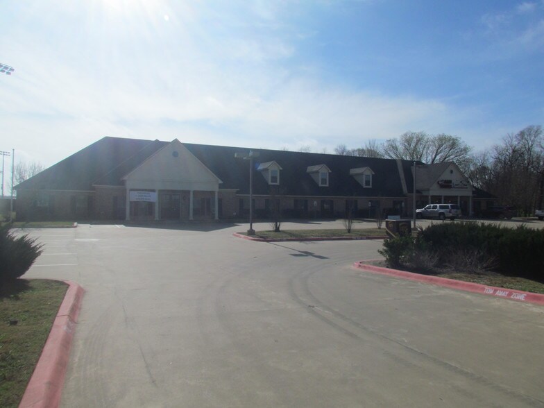 More Photos Of 3030 University Dr E, College Station Medical For Lease