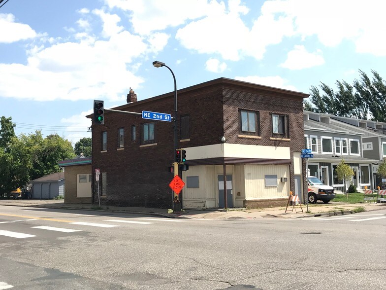 More Photos Of 2427 2nd St NE, Minneapolis General Retail For Sale
