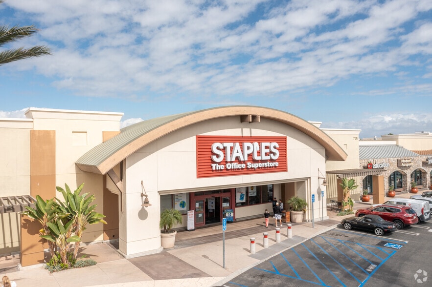 More Photos Of 7201 Yorktown Ave, Huntington Beach Unknown For Lease