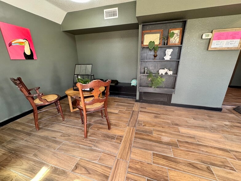 More Photos Of 308 S Ponce de Leon Blvd, Saint Augustine Freestanding For Lease