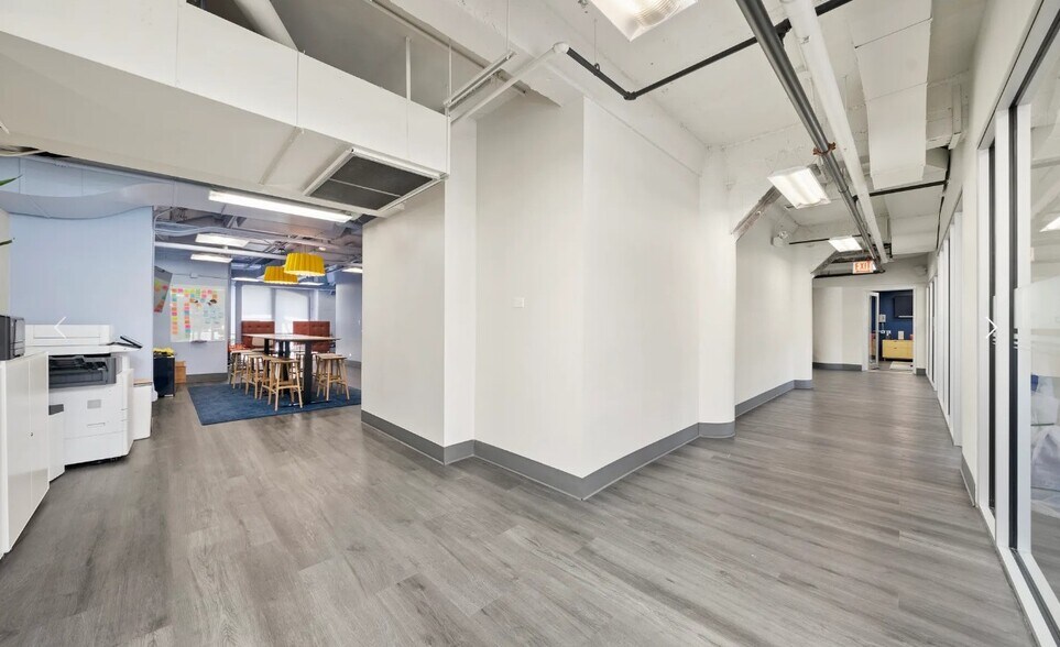 More Photos Of 345 N Canal St, Chicago Apartments For Lease
