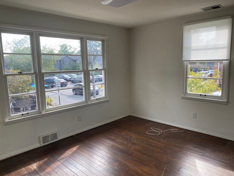More Photos Of 60-70 E Oak St, Zionsville Loft Creative Space For Lease