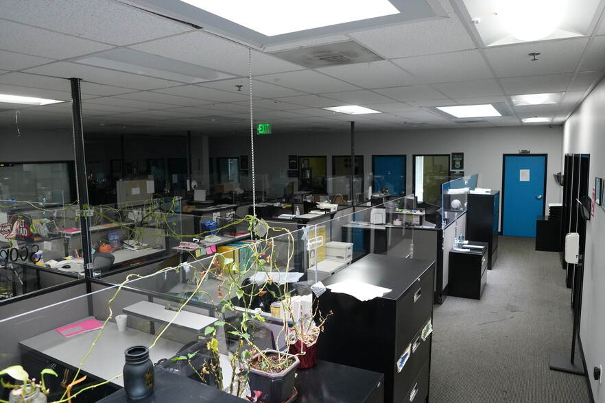 More Photos Of 4112 S Main St, Los Angeles Office For Sale