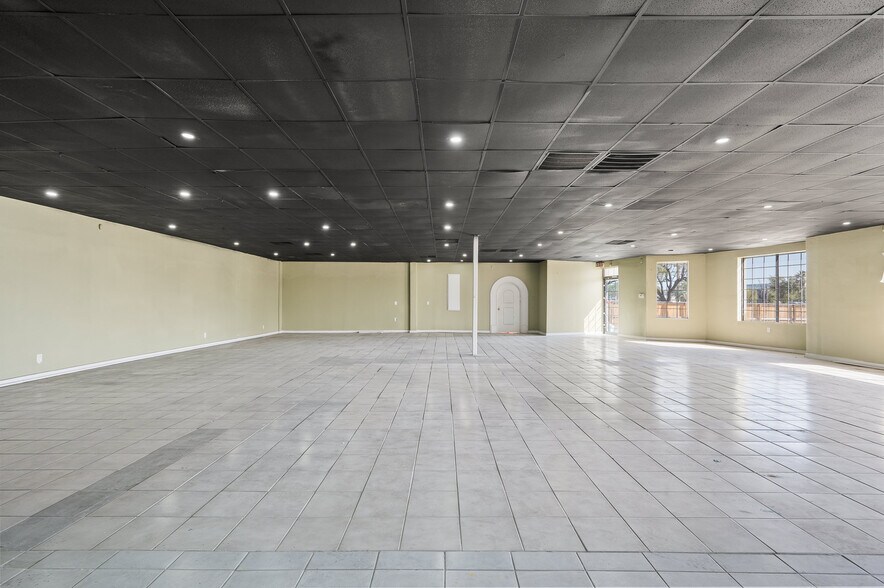 More Photos Of 1710 Highway 6, Houston Storefront For Lease