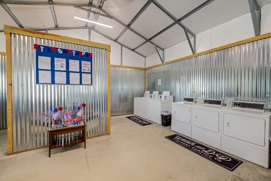 More Photos Of 817 FM 1810, Decatur Trailer Camper Park For Sale