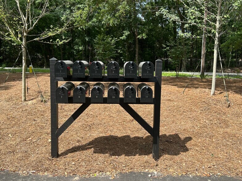 More Photos Of 6548 Ward Ave, Charleston Light Distribution For Lease