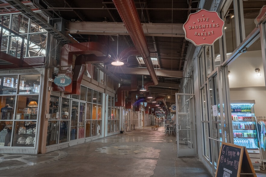 More Photos Of 230 Franklin Rd, Franklin Storefront Retail Office For Lease