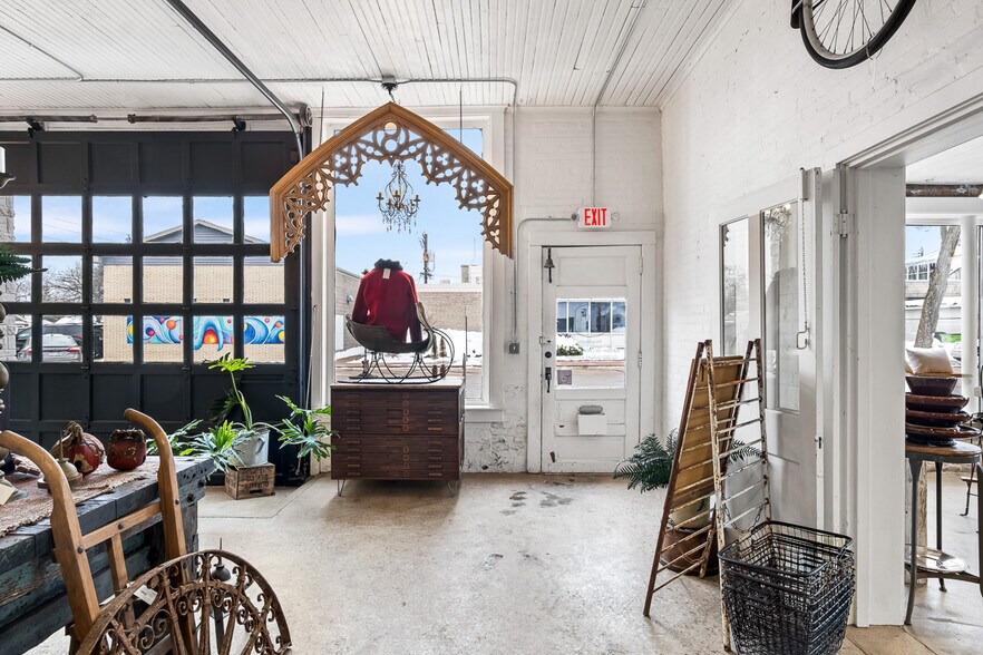 More Photos Of 219 Jefferson St, Waupaca Storefront Retail Office For Sale