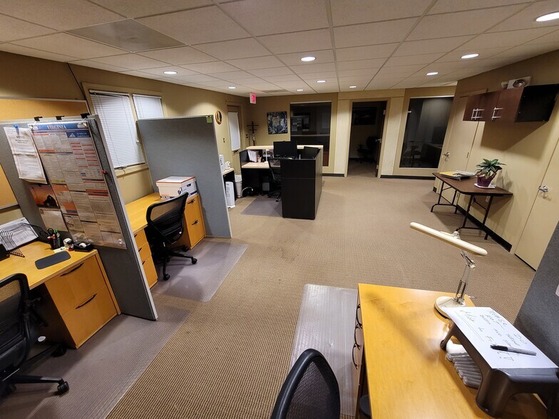 More Photos Of 11700-11706 Bowman Green Dr, Reston Office For Sale