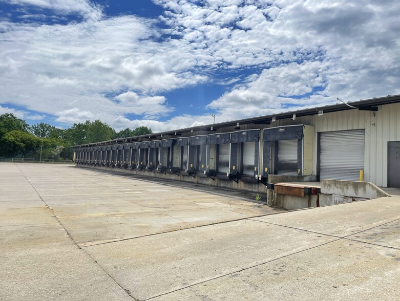 More Photos Of 5040 East Paris Ave SE, Grand Rapids Truck Terminal For Lease