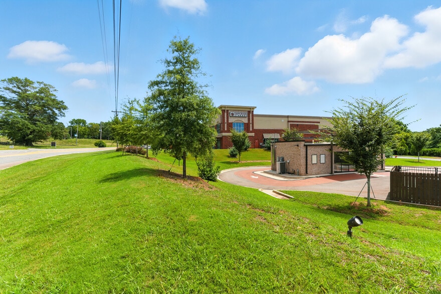 More Photos Of 4240 Hickory Flat Hwy, Canton Storefront For Sale