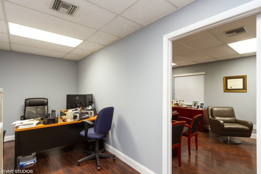More Photos Of 212 SE 8th St, Fort Lauderdale Office Residential For Sale