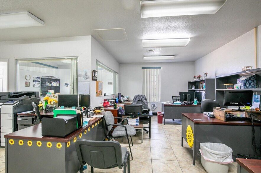 More Photos Of 1135 Lake Ave, Clermont Medical For Sale