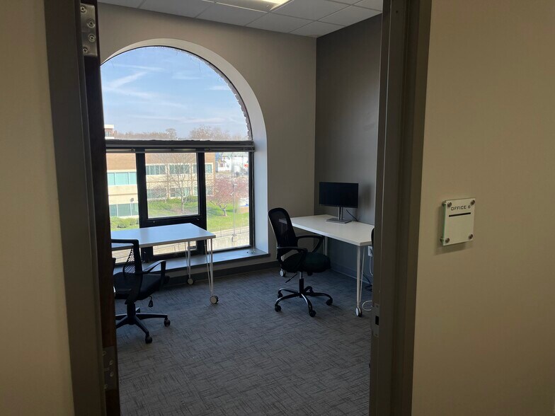 More Photos Of 401 E Colfax Ave, South Bend Coworking Space