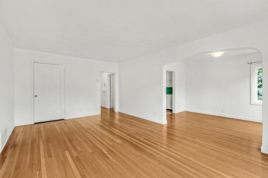 More Photos Of 476 42nd St, Oakland Apartments For Sale