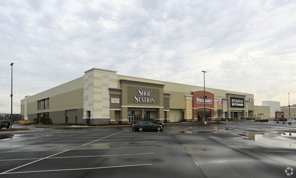 More Photos Of 3250 Airport Blvd, Mobile Unknown For Lease