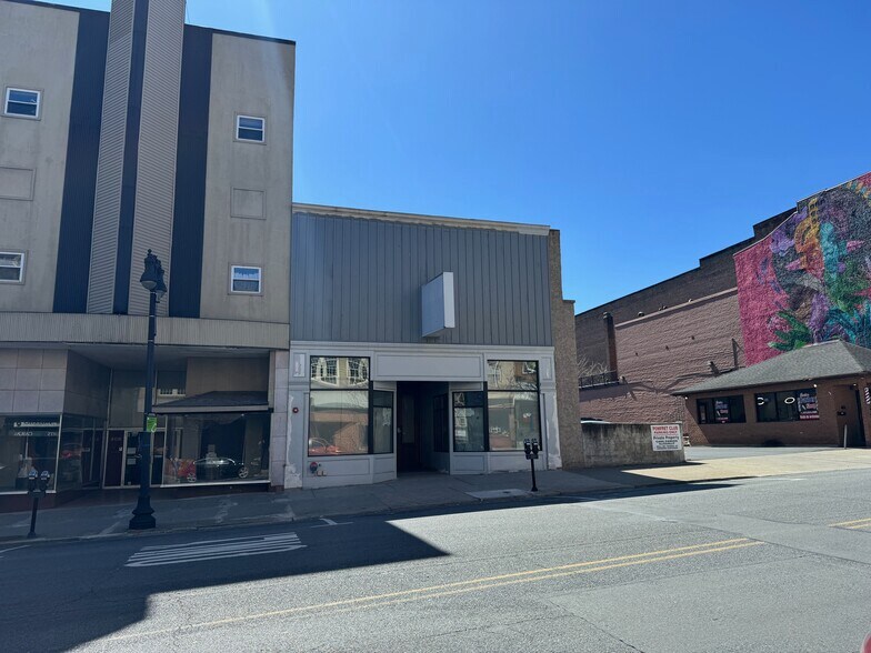 More Photos Of 414 Northampton St, Easton Restaurant For Sale