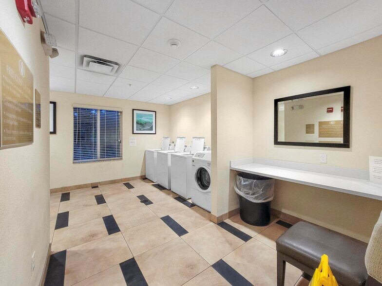 More Photos Of 1220 E Douglas Rd, Granger Hotel For Sale