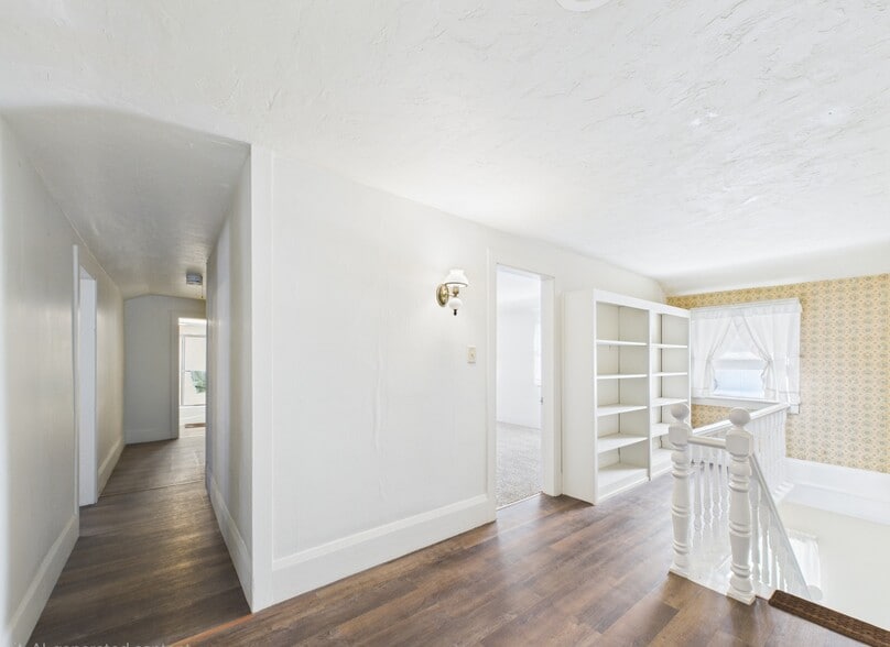 More Photos Of 6640 State Route 5 and 20, Bloomfield Manufacturing For Sale