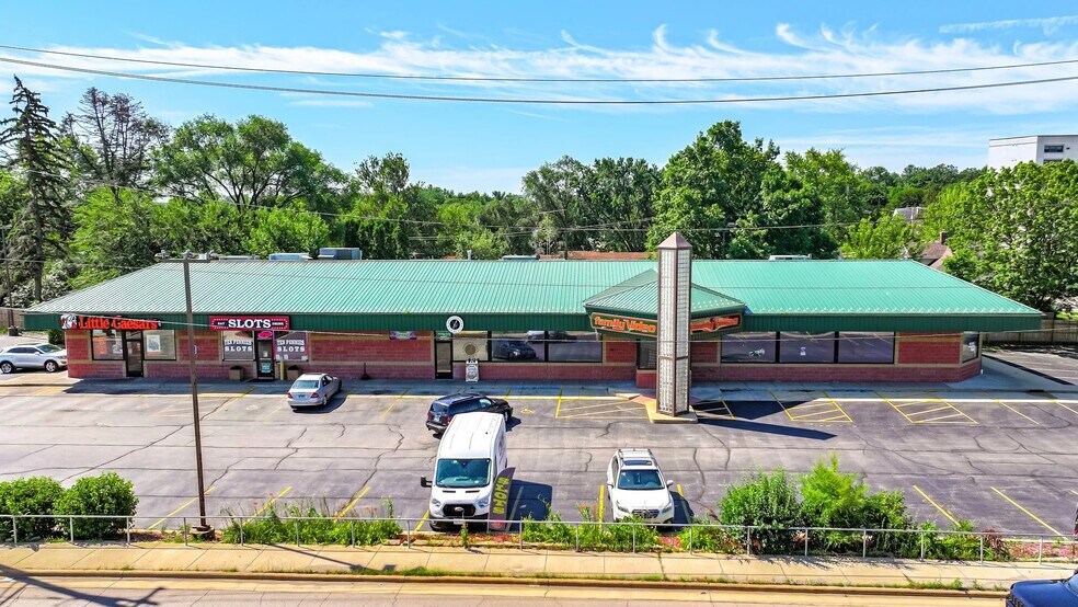 More Photos Of 1005-1007 W Galena Ave, Freeport Freestanding For Lease