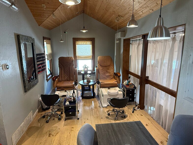 More Photos Of 1113 NW 50th St, Oklahoma City Office For Sale