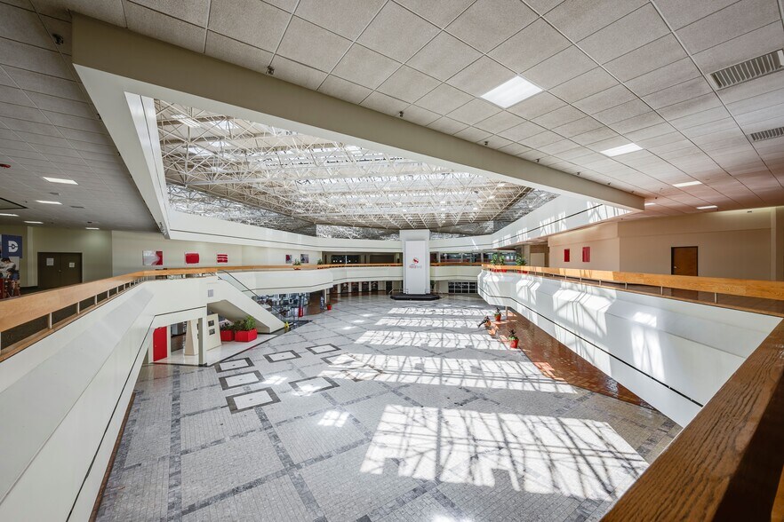 More Photos Of 3560 W Camp Wisdom Rd, Dallas Medical For Lease