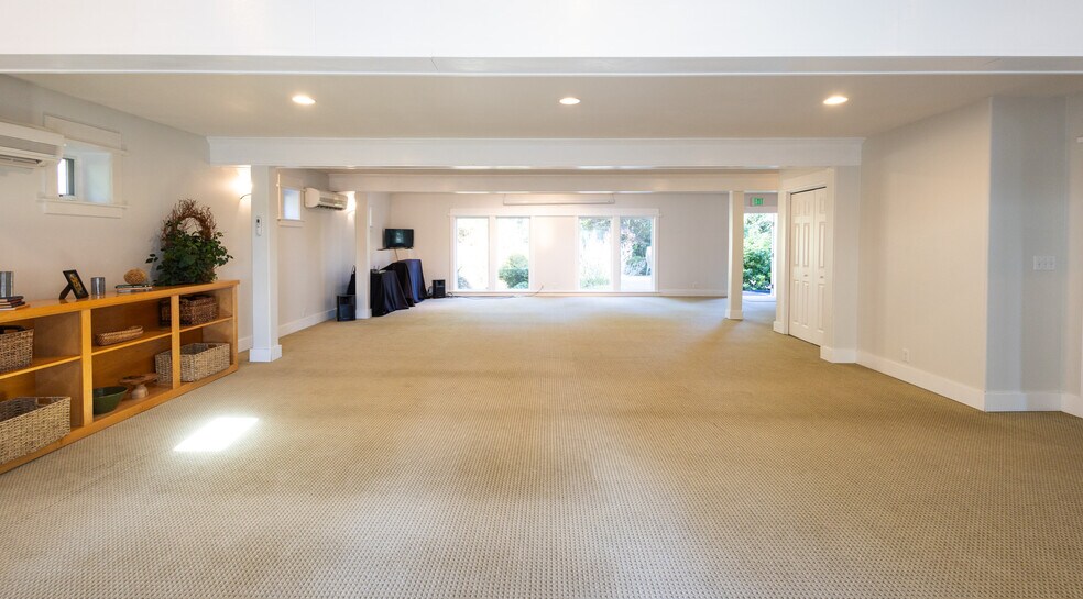 More Photos Of 20255 Willamette Dr, West Linn Specialty For Sale