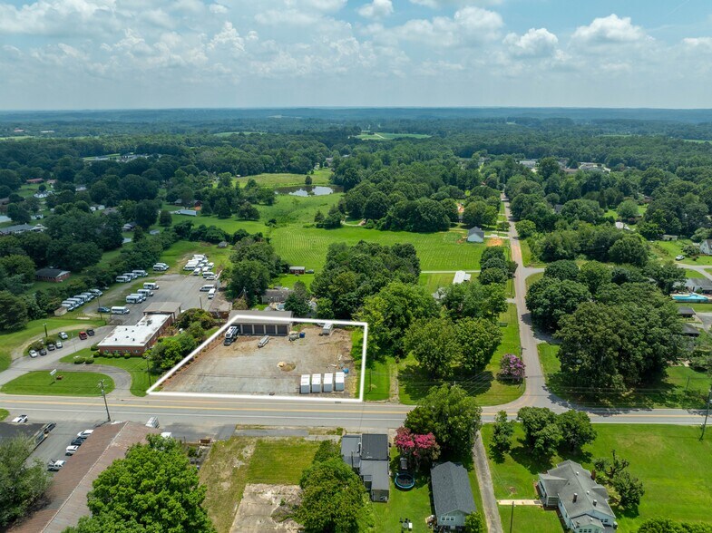 More Photos Of 1417 W Main St, Yadkinville Industrial For Sale