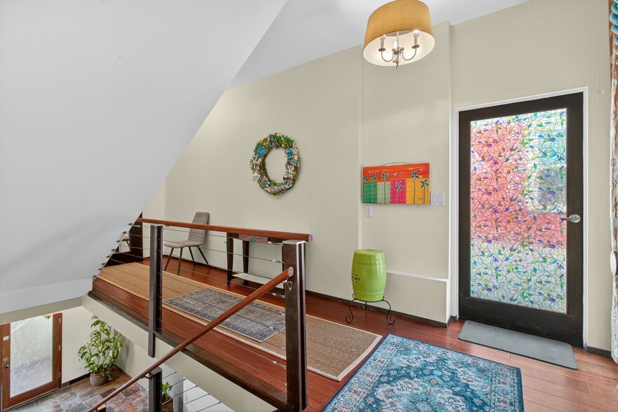 More Photos Of 5657 Shore S blvd, Gulfport Specialty For Sale