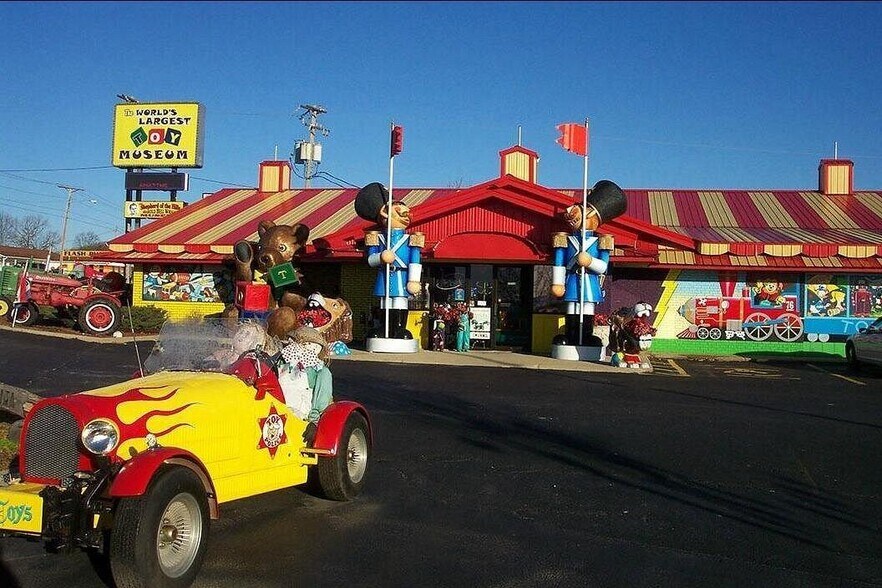 Primary Photo Of , Branson General Retail For Sale