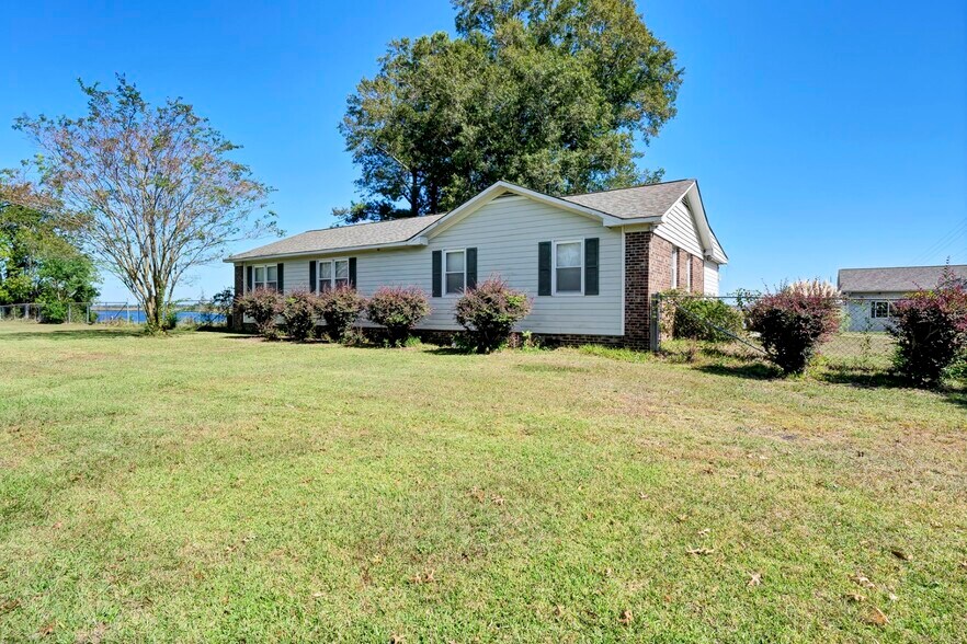 More Photos Of 102 Riverview Dr, Leland Land For Sale