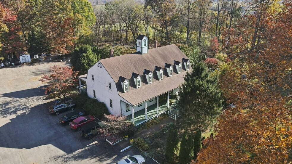 More Photos Of 5309 S Seminole Trl, Madison Storefront For Sale