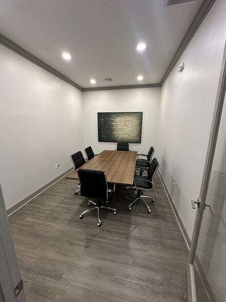 More Photos Of 410 Enterprise Dr, Oxford Office For Lease