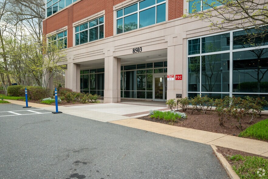 More Photos Of 8501 Arlington Blvd, Merrifield Unknown For Lease