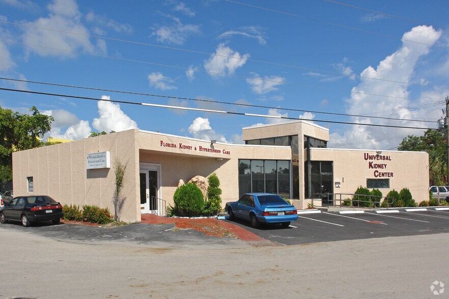 Primary Photo Of 4875 NE 20th Ter, Fort Lauderdale Medical For Lease