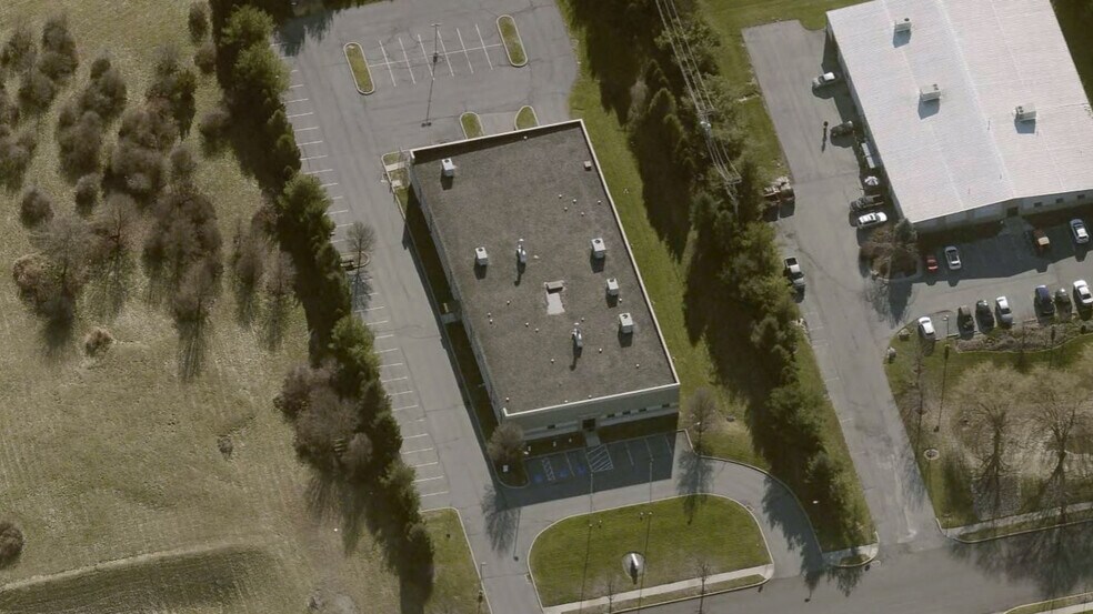 More Photos Of 7448 Industrial Park Way, Macungie Research And Development For Lease