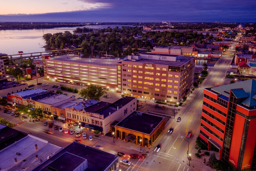 More Photos Of 120 N Commercial St, Neenah Office For Lease