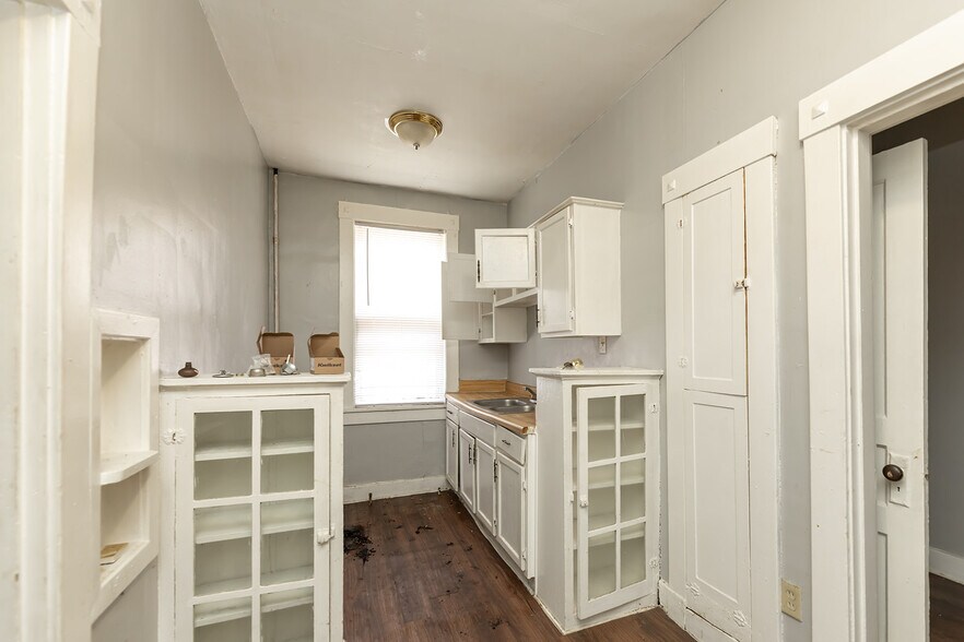 More Photos Of , Memphis Multifamily For Sale