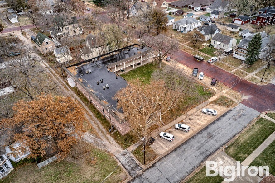 More Photos Of 525 I St, Fairbury Apartments For Sale