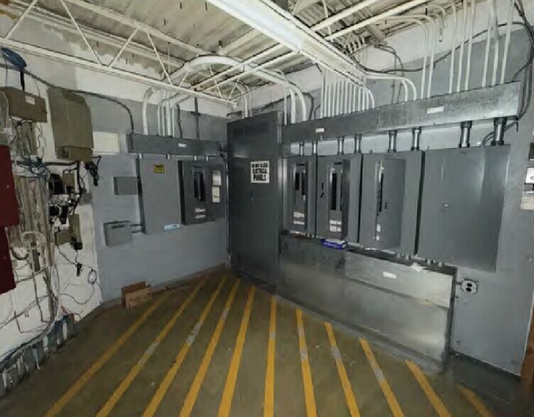 More Photos Of 970 N Main Rd, Vineland Drugstore For Sale