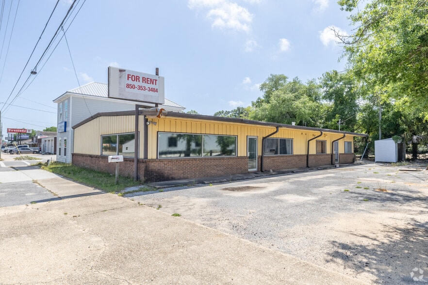 Primary Photo Of 113 N John Sims Pky, Valparaiso Freestanding For Lease