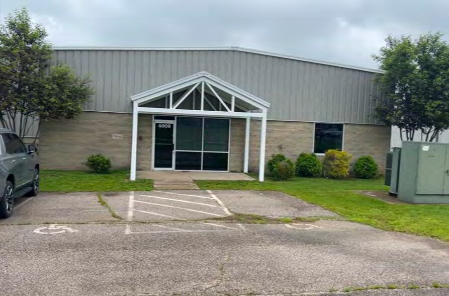 More Photos Of 4008 Borman Dr, Batavia Warehouse For Lease