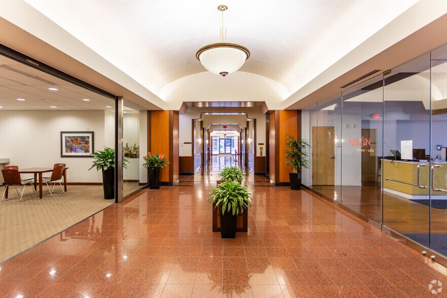 More Photos Of 50 E Rivercenter Blvd, Covington Office For Sale