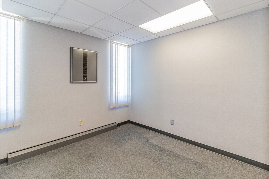 More Photos Of 132 E Main St, Hortonville Bank For Sale