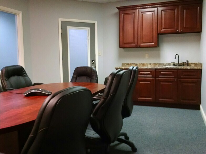 More Photos Of 21 S Brown St, Lewistown Office For Lease